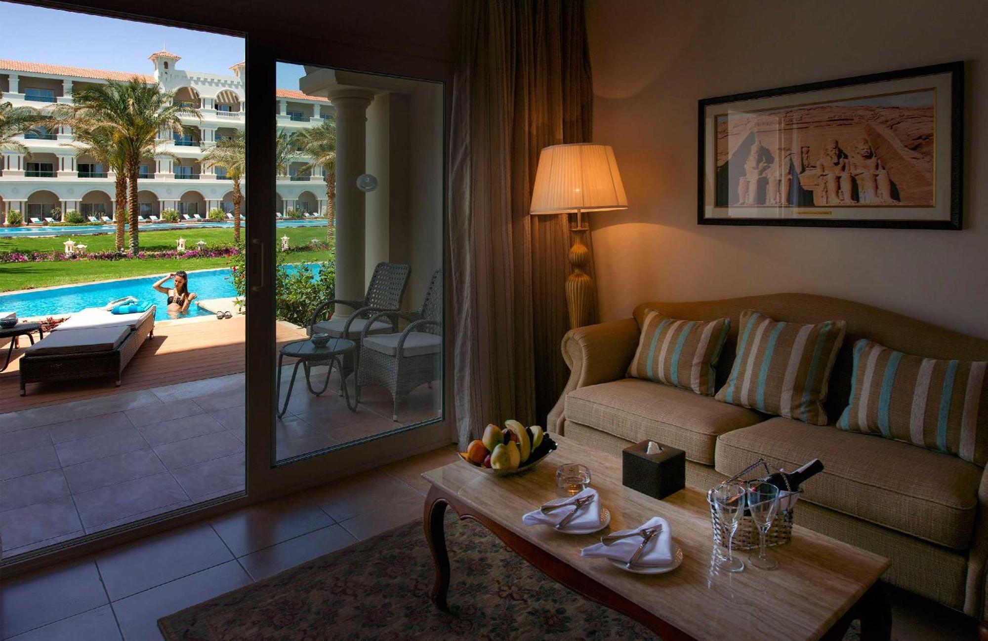 Baron Palace Sahl Hasheesh Χουργκάντα Εξωτερικό φωτογραφία A room at the Hilton Luxor