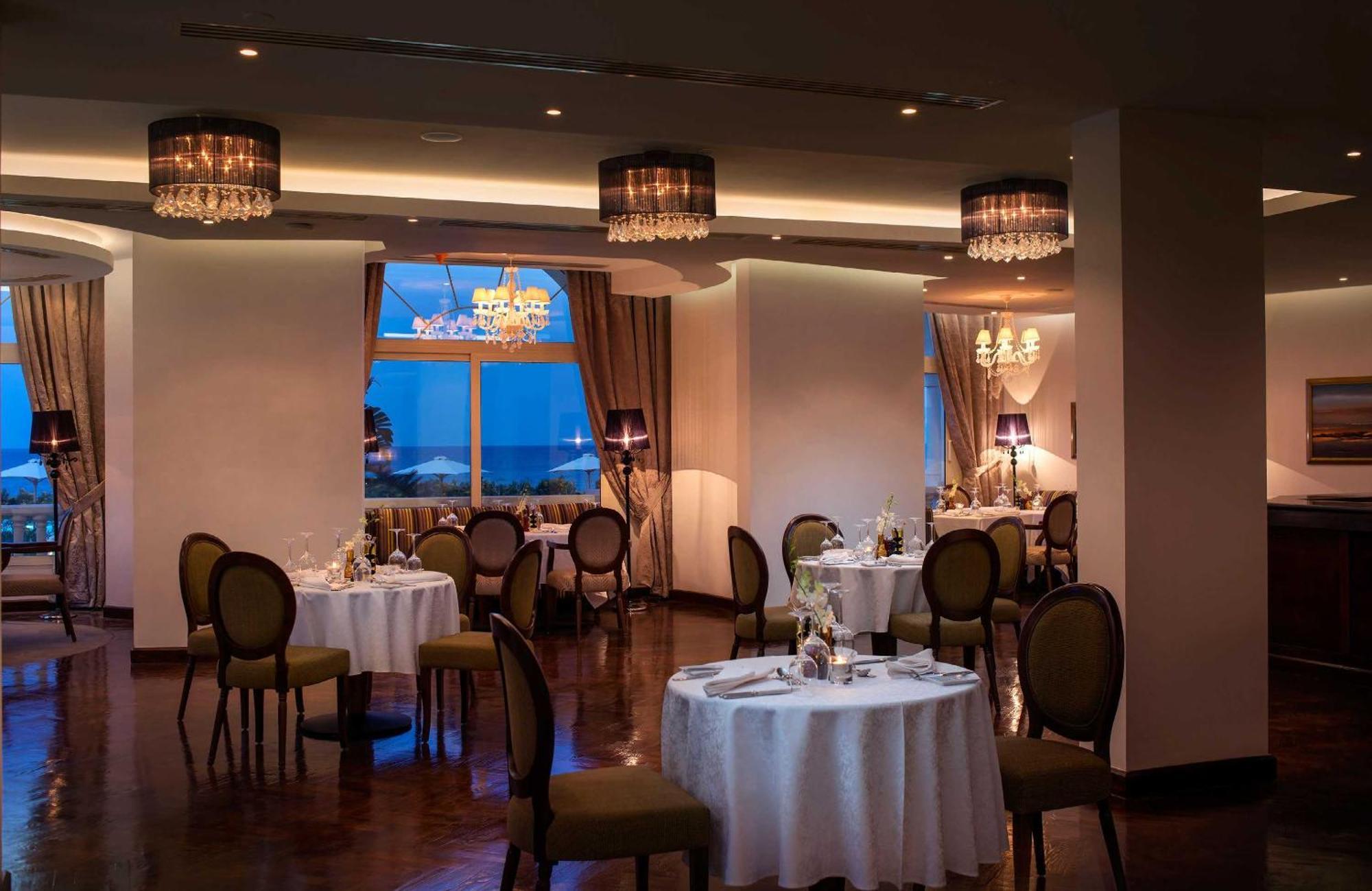 Baron Palace Sahl Hasheesh Χουργκάντα Εξωτερικό φωτογραφία The restaurant